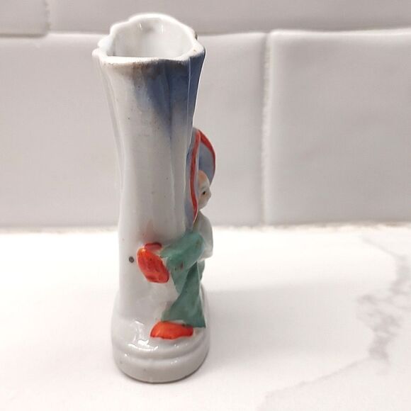 Vintage Lounging Cowgirl Small Pottery Bud Vase Art Deco Made in Occupied Japan - Picture 2 of 7
